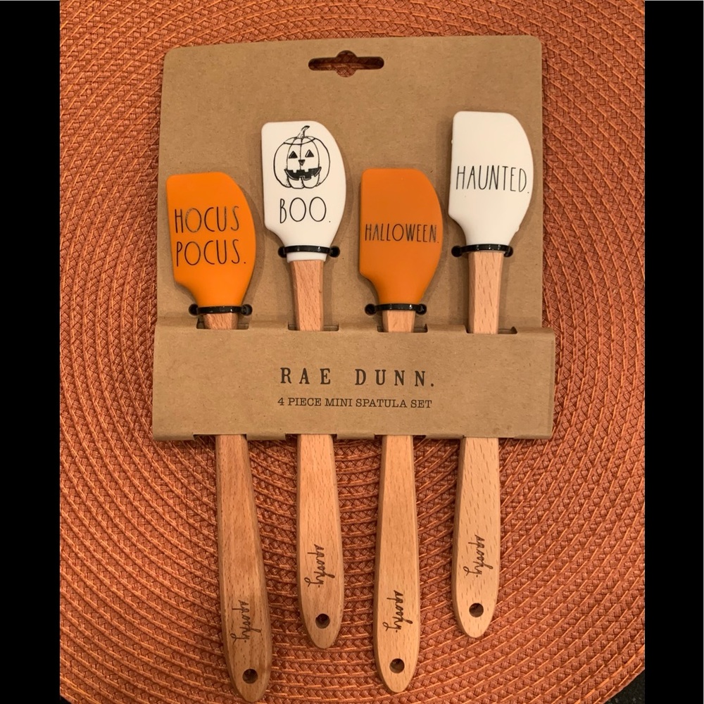 NWT⭐️. Rae Dunn 4 piece MINI spatulas.